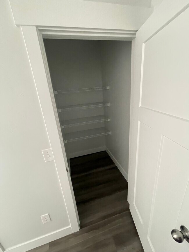 Building Photo - H-204