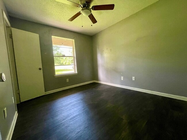 Building Photo - For Rent – 3 Bedroom, 1.5 Bath Home in Jac...