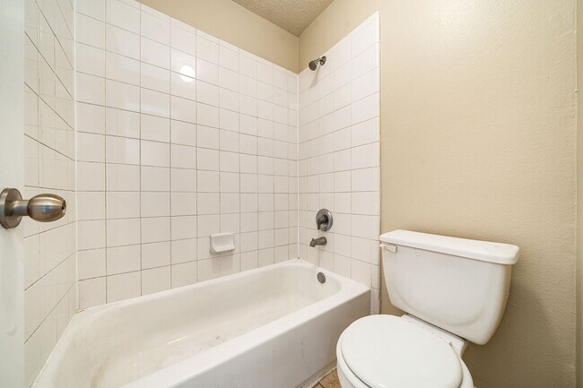 Building Photo - 3434 Fiorella Way