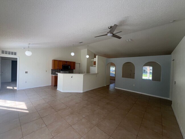 Building Photo - Beautiful Home with Spacious backyard
