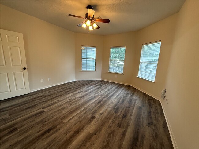 Building Photo - 4918 Comal River Loop