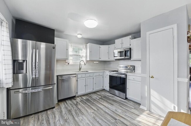 Building Photo - 6837 Cottingham Ln