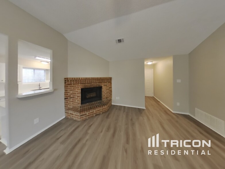 Building Photo - 8317 Cloverglen Ln