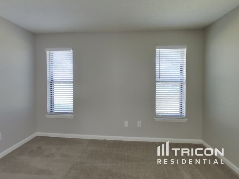 Building Photo - 955 Chalmet Ln