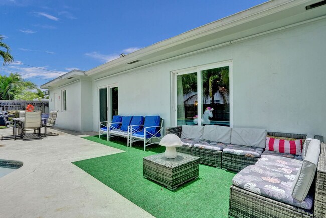 Building Photo - 5415 Harrison St