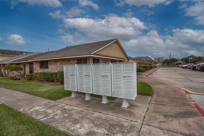 Building Photo - 3316 Burke Rd