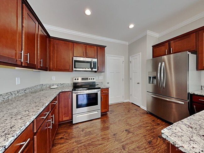 Building Photo - 877 Juno Dr