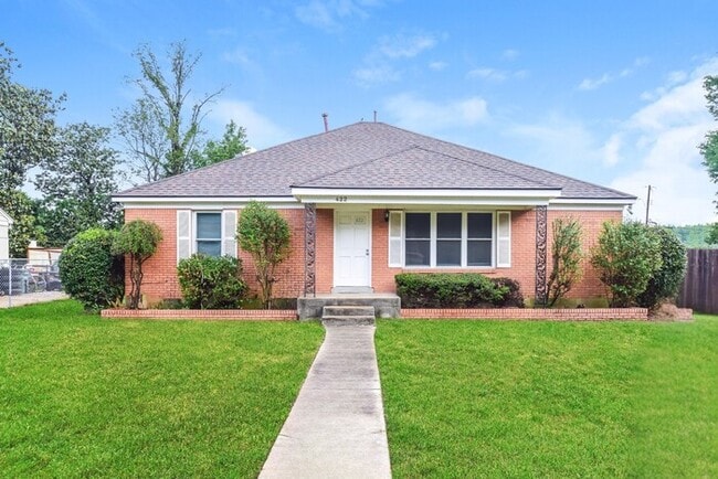 Building Photo - 422 Clarice Dr