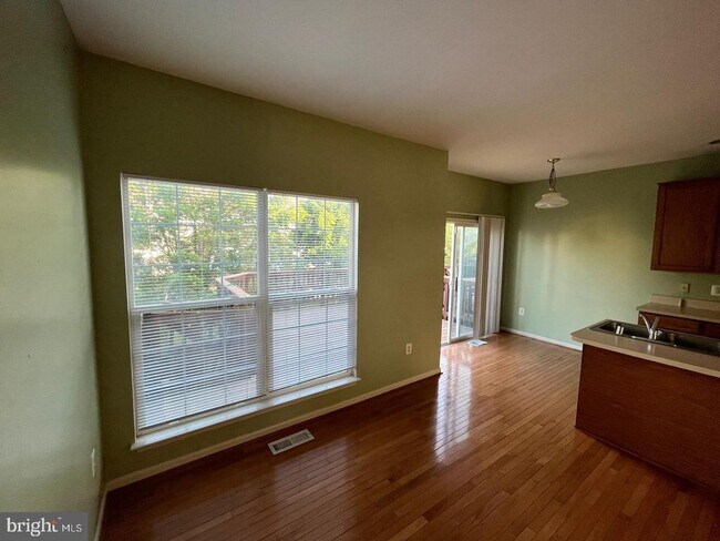 Building Photo - 13345 Misty Dawn Dr