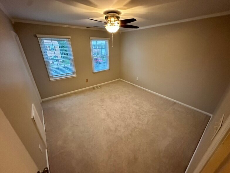 Building Photo - 1512 Skirmish Run Dr