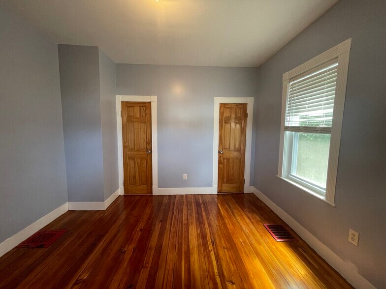 Building Photo - 24 Litchfield St