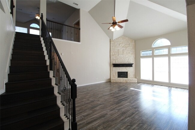 Building Photo - 15195 Shellwood Ln