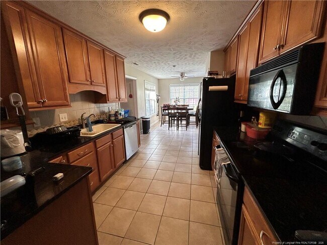 Building Photo - 889 Louisiana Dr