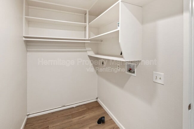 Building Photo - 4111 Reyes St