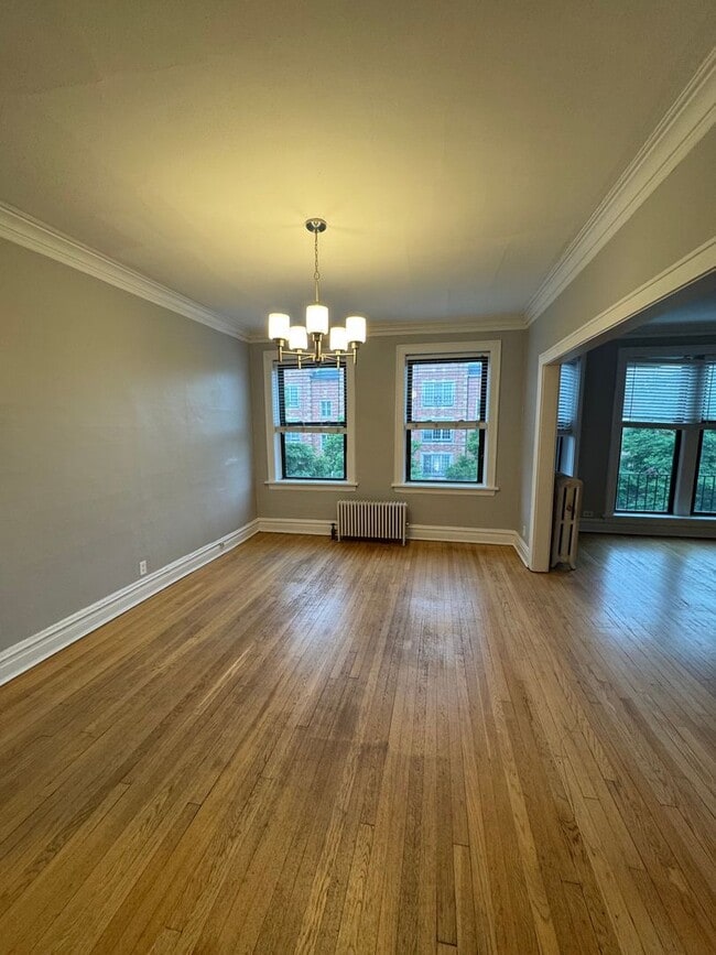 Interior Photo - 605 Hinman