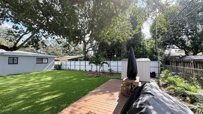 Building Photo - 433 NW 15th Way