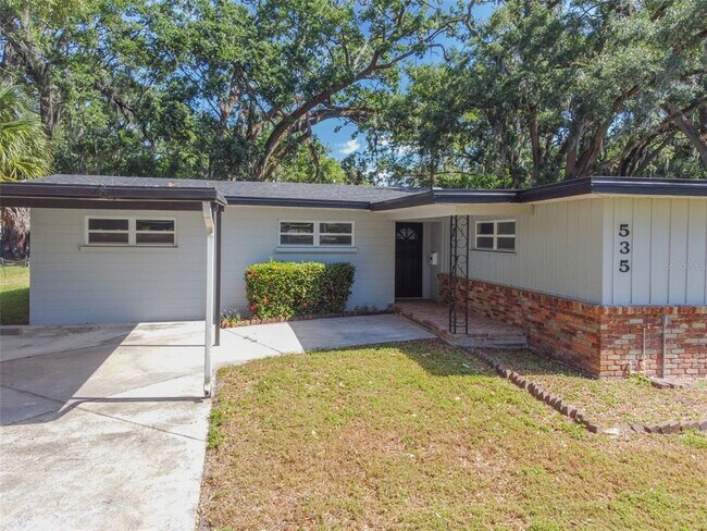 Building Photo - 535 W Palmeden Dr