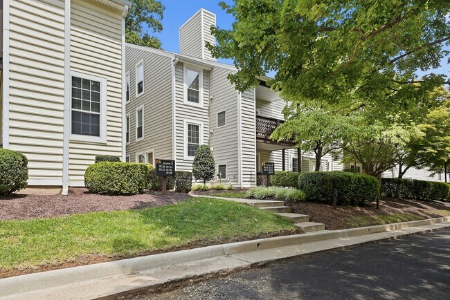 Building Photo - 10118 Oakton Terrace Rd