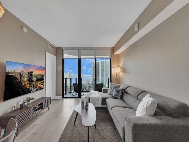 Building Photo - 121 NE 34th St