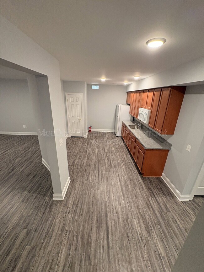 Building Photo - 10802 Cedar Creek Dr