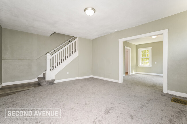Building Photo - 833 Vermont Ave