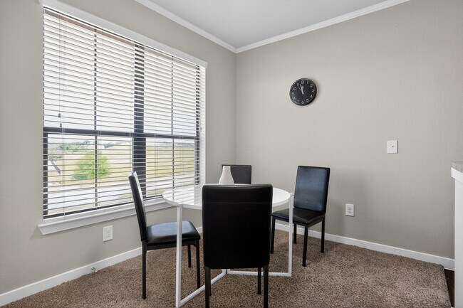 Building Photo - 1355 Ranch Pkwy