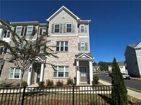 Building Photo - 1925 Audra Aly