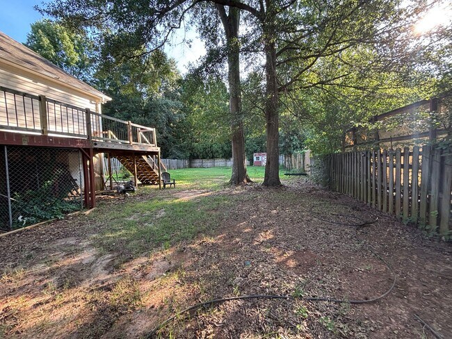 Building Photo - 522 Saint Helene Ct