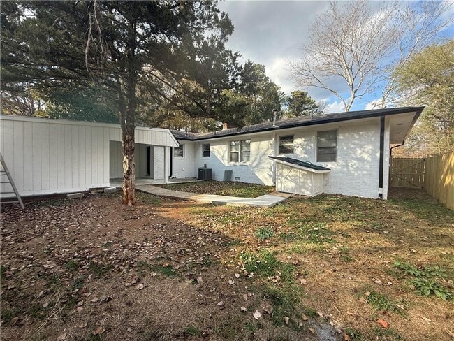 Building Photo - 660 Dozier Dr