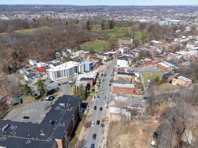 Building Photo - 383 Congress St