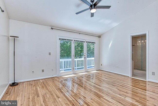 Building Photo - 9400 Van Arsdale Dr