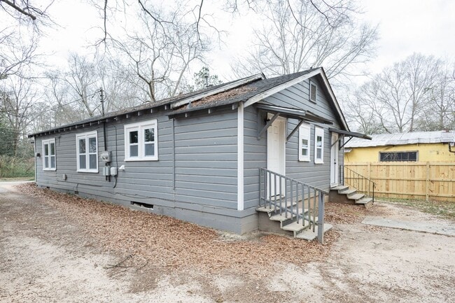 Building Photo - 911 Ray St