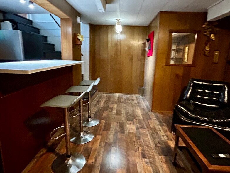 Stools and sofa bed included - 1908 Kessler Blvd North Dr