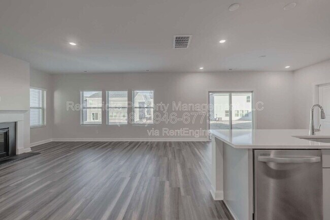 Building Photo - 11910 Silverheel Ln