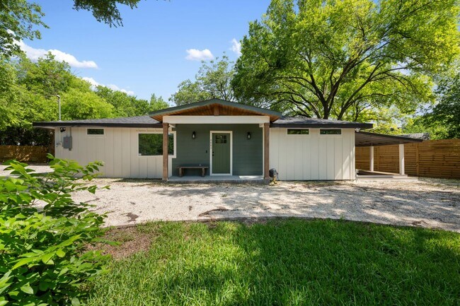 Building Photo - 9003 Capitol Dr