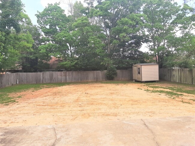 Building Photo - Charming 3-Bedroom, 2-Bath Home in Eastern...