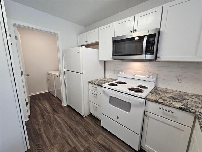 Building Photo - 16721 Hamilton Point Cir
