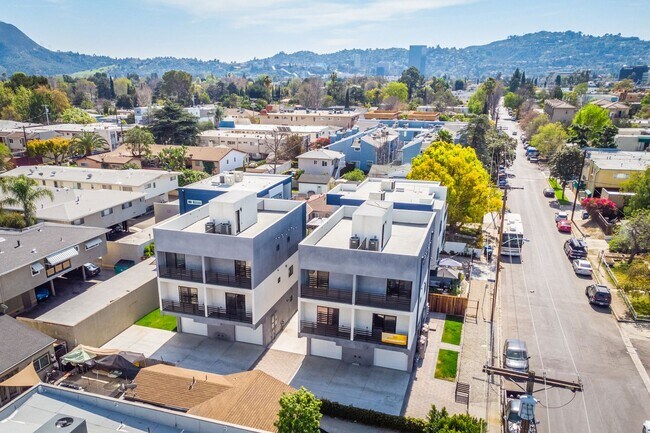 Building Photo - 5132 Riverton Ave