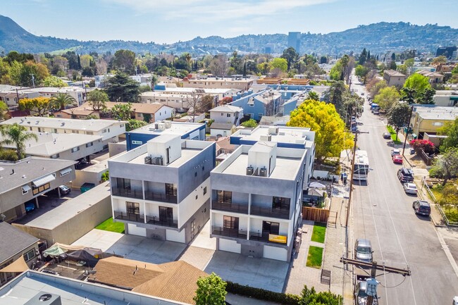 Building Photo - 5132 Riverton Ave