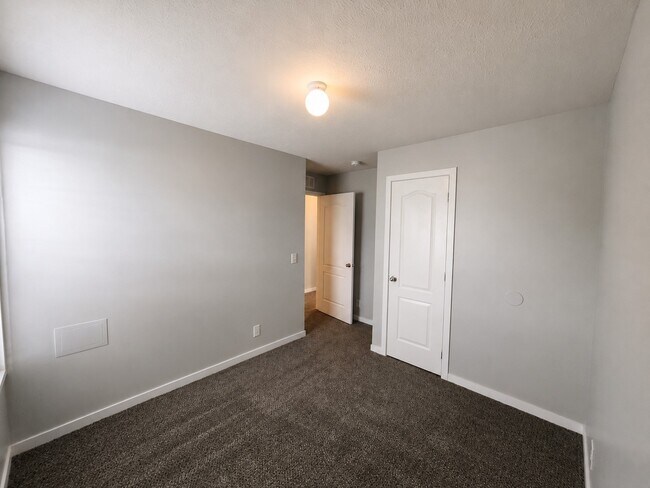 Building Photo - 46 Parakeet Hill Dr