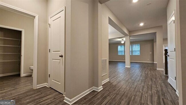 Building Photo - 4457 Waxwing St