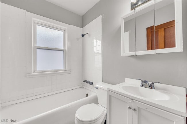 Building Photo - 5019 E 113th St