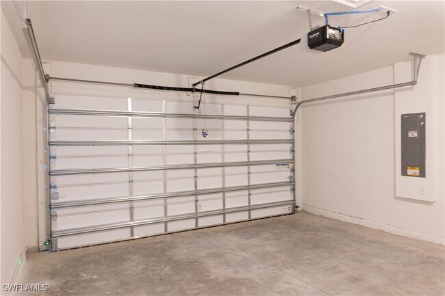 Building Photo - 1050 Enbrook Lp