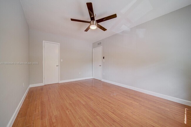 Building Photo - 13872 SW 90th Ave