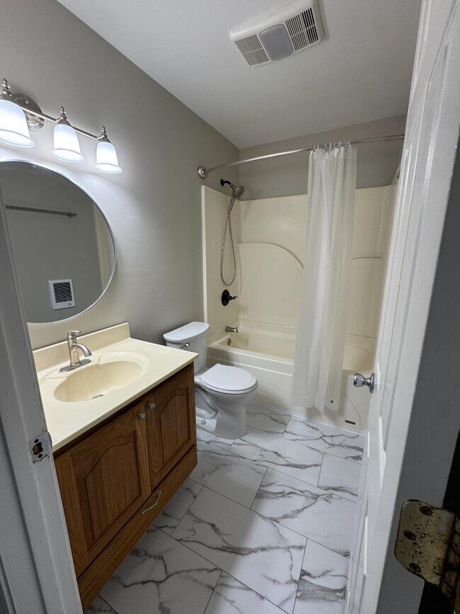 Building Photo - 4837 Greenfield Dr