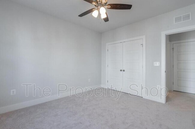 Building Photo - 2620 Lassen Pl