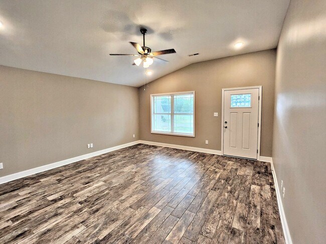 Building Photo - HOUSE for RENT Hartselle 3BR
