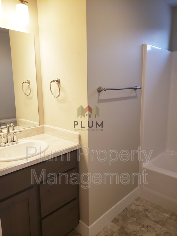 Building Photo - 4724 Giada Dr