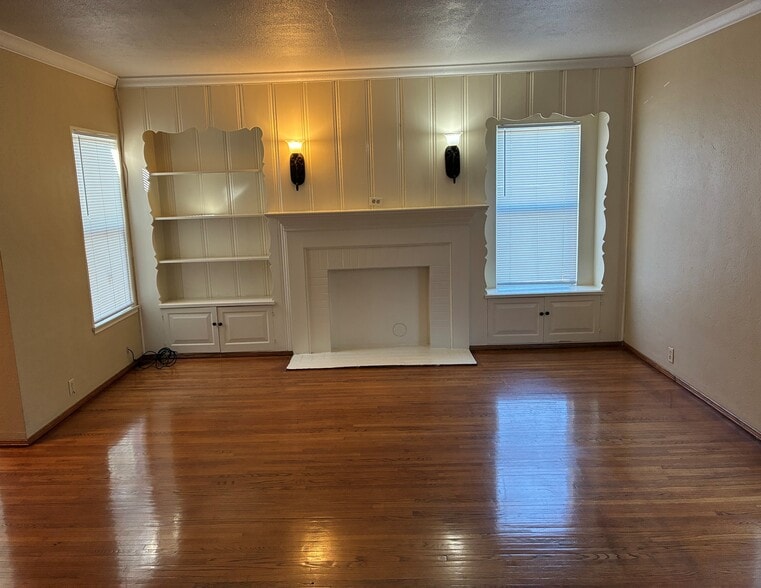 Living Room - 2341 Pine Ave