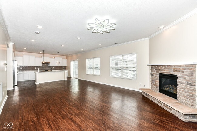 Building Photo - 5825 Sheffield Ln